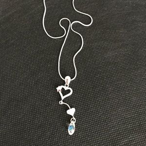 Silver tone necklace